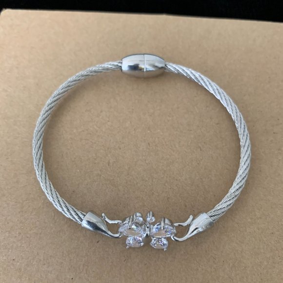 NWOT Crystal Butterfly Cable Bangle - Picture 4 of 7